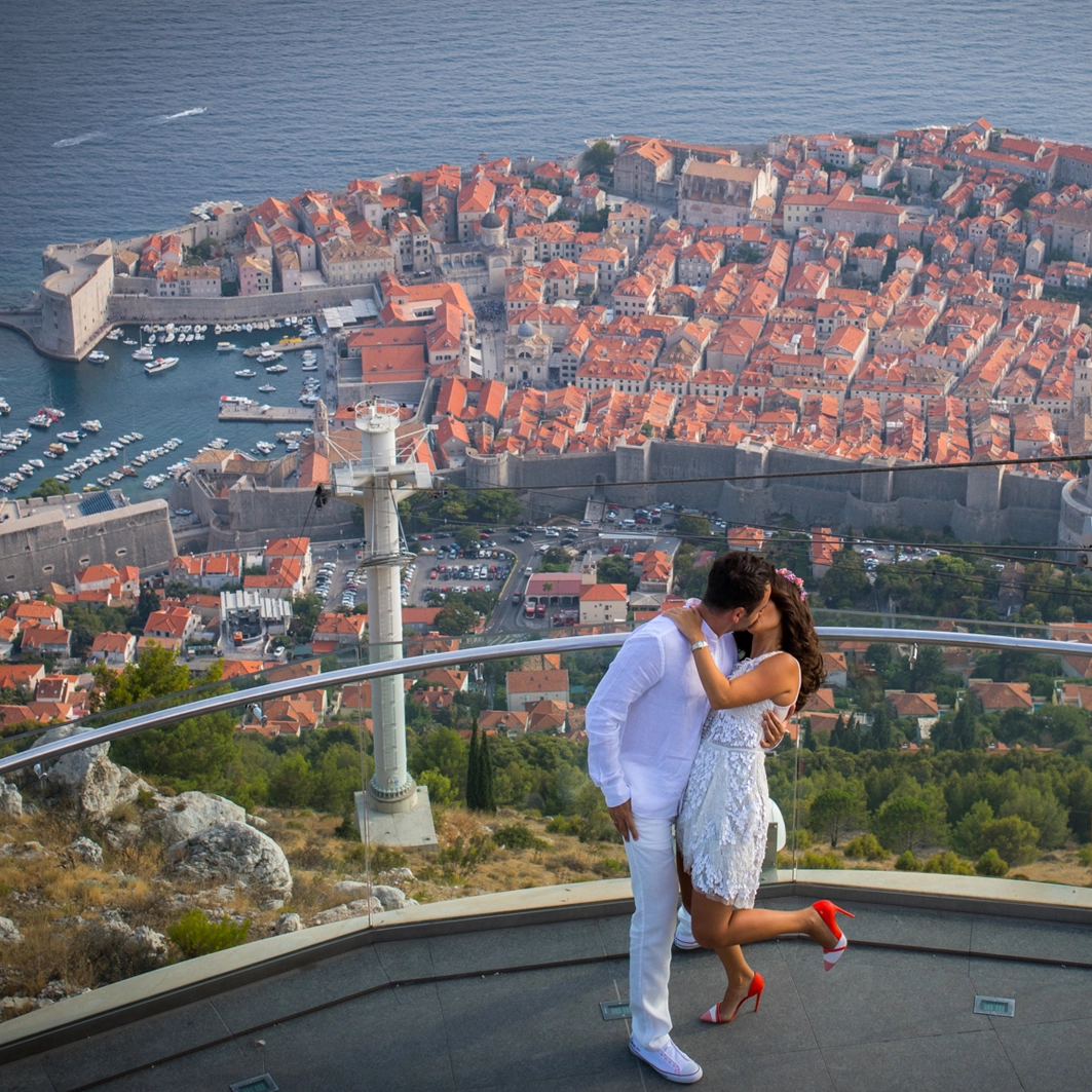 Vow renewal in Croatia Dubrovnik is one of the most enchanting location for renew ov vows, look this couple