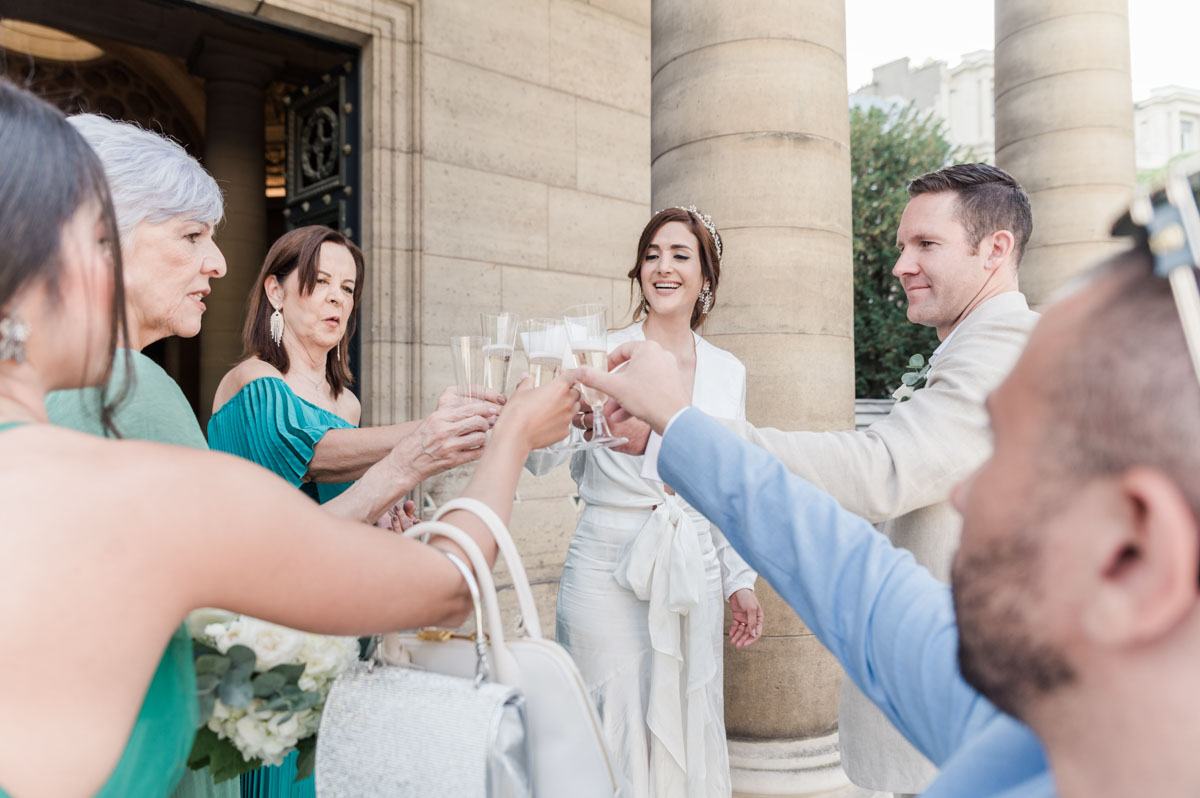 get people for destination wedding-02 – 344 The cheers with the relatives