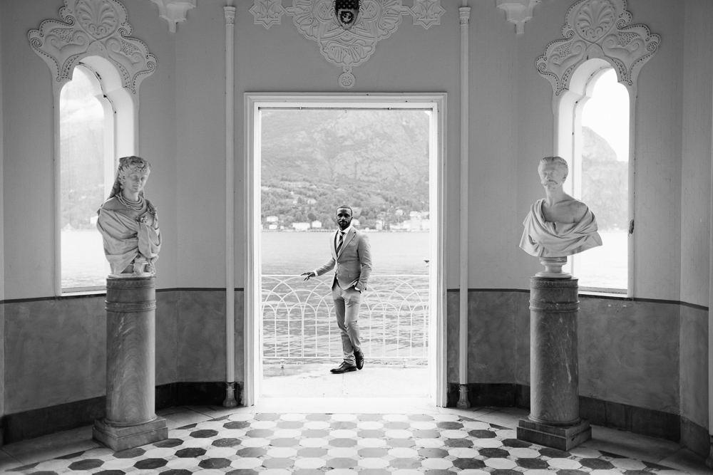 black and white photo elopement in lake como-94-054