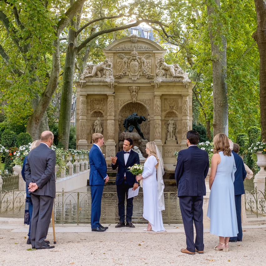 destination-wedding Paris with his Medicis fountain