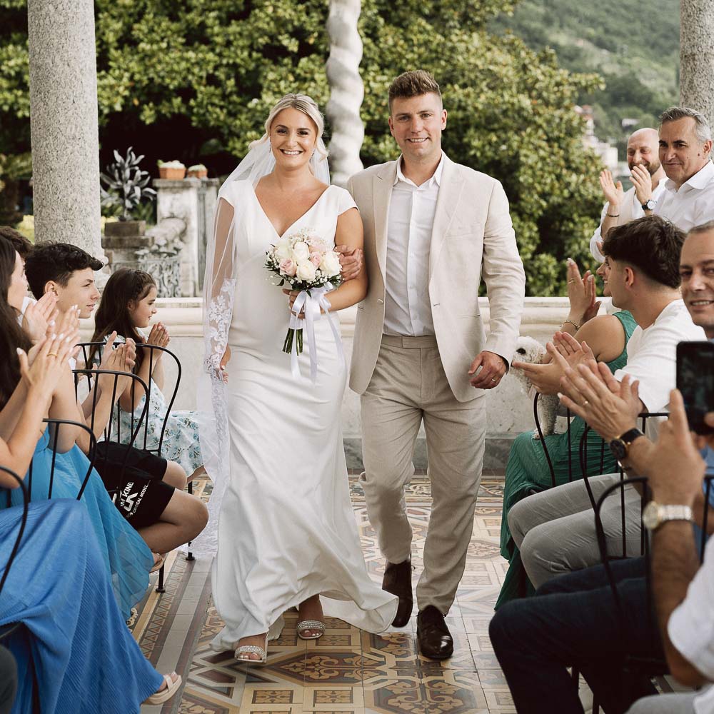 they are married, the exit in front of the guest at Lake Como