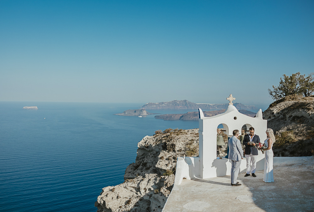 Santorini in Winter – 001 Wedding in winter inSantorini with sun and blue see