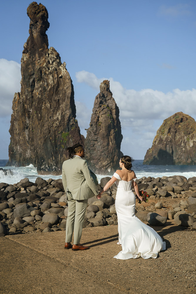 Elopement in Madeira, Portugal – 024 Couple Photo at Ilhéu da Ribeira da Janela