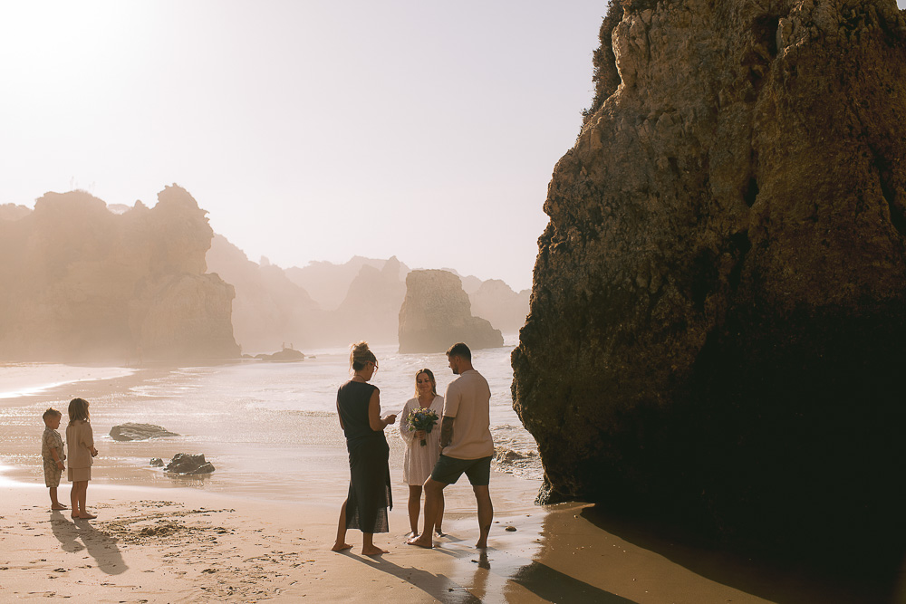 Renew of vows in The Algarve, Portugal – 011 The family on the beach for their ren of vows in the Algarve
